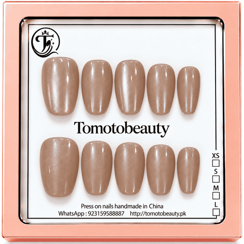 Tomoto Beauty D005 Champagne Nude Pearl Short Square Press On Nails set of 10 nails displayed in brand box